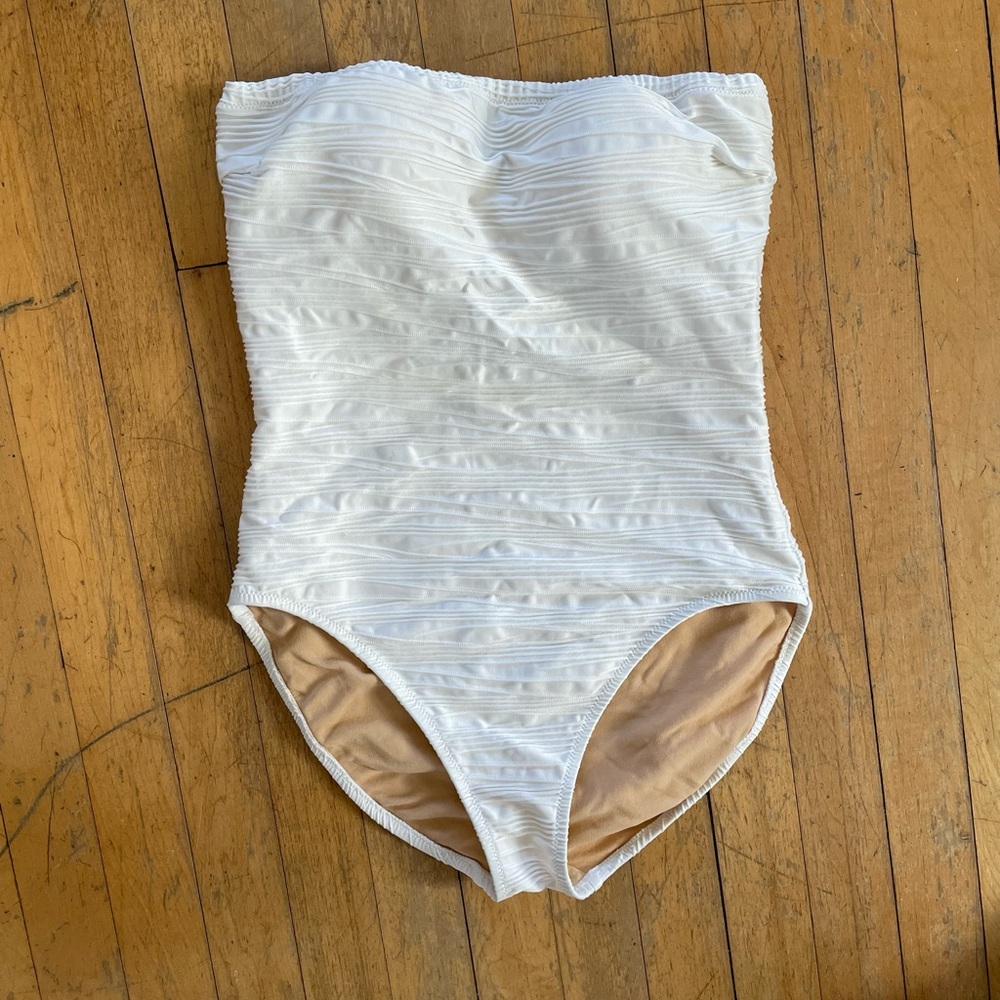 Vintage Gottex swim suit, fits like medium, white texture, strapless one piece